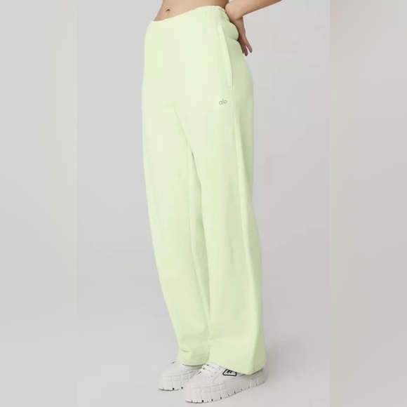 ALO Renown Heavyweight Hoodie and Heavy Weight Sweatpants Set - Picture 15 of 17